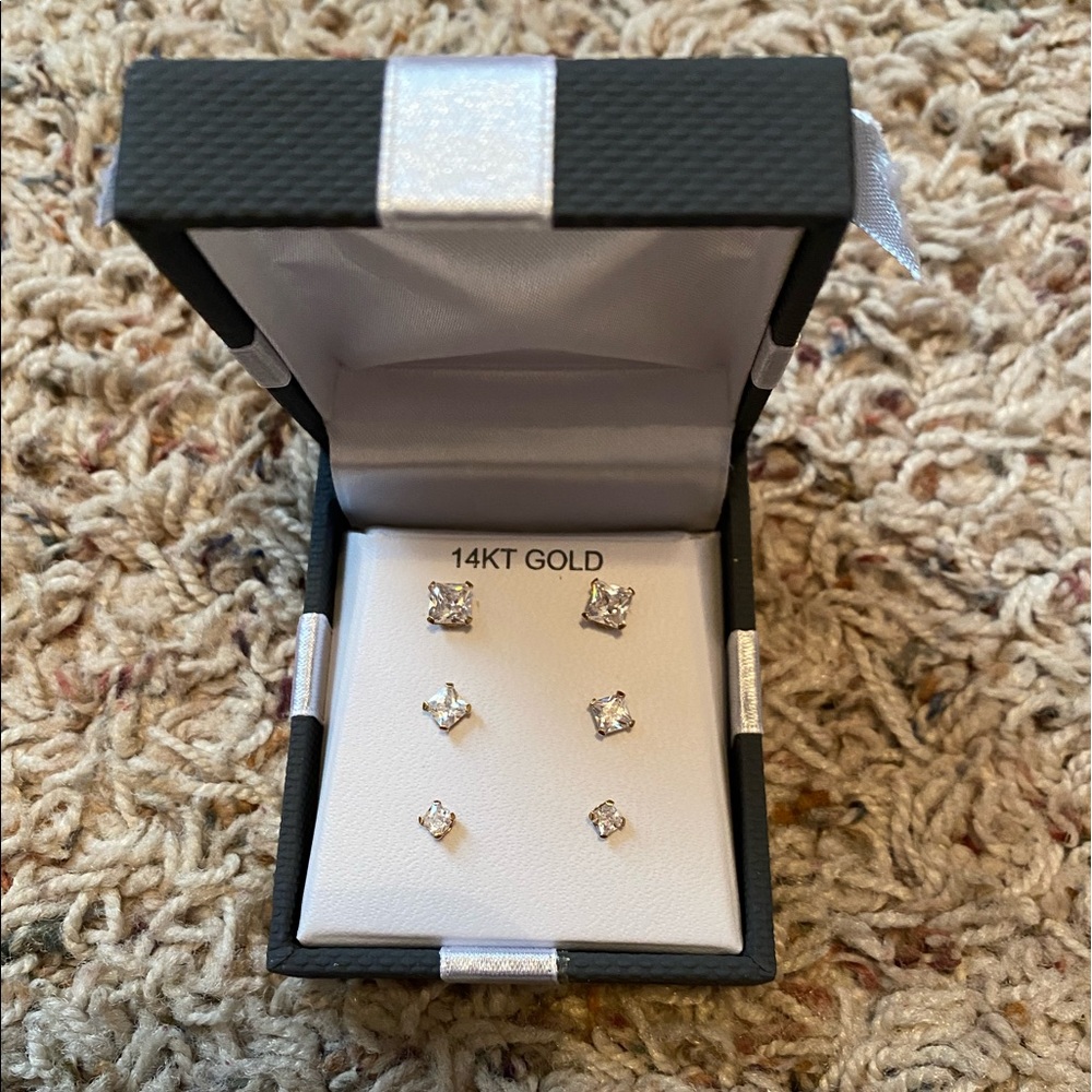 14 Karat CZ Stud Earrings